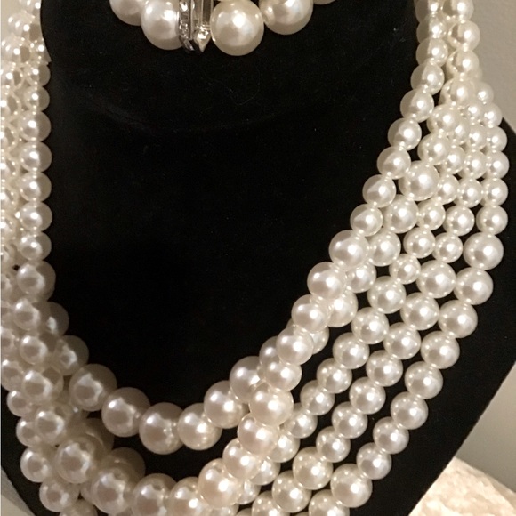 Beautiful pearls and braclet to match Barbie outfit😄🌺💕 - Picture 4 of 4